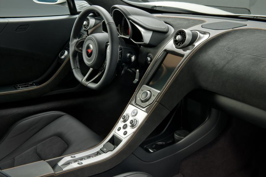  McLaren MP4-12C White Edition 2011 года  (фото 5 из 26)